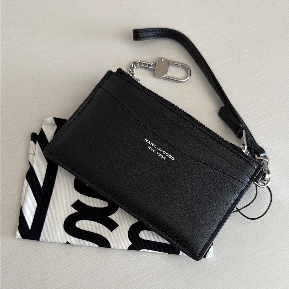 NWT Marc Jacobs The Top Zip Black Leather Wristlet In Black One Size